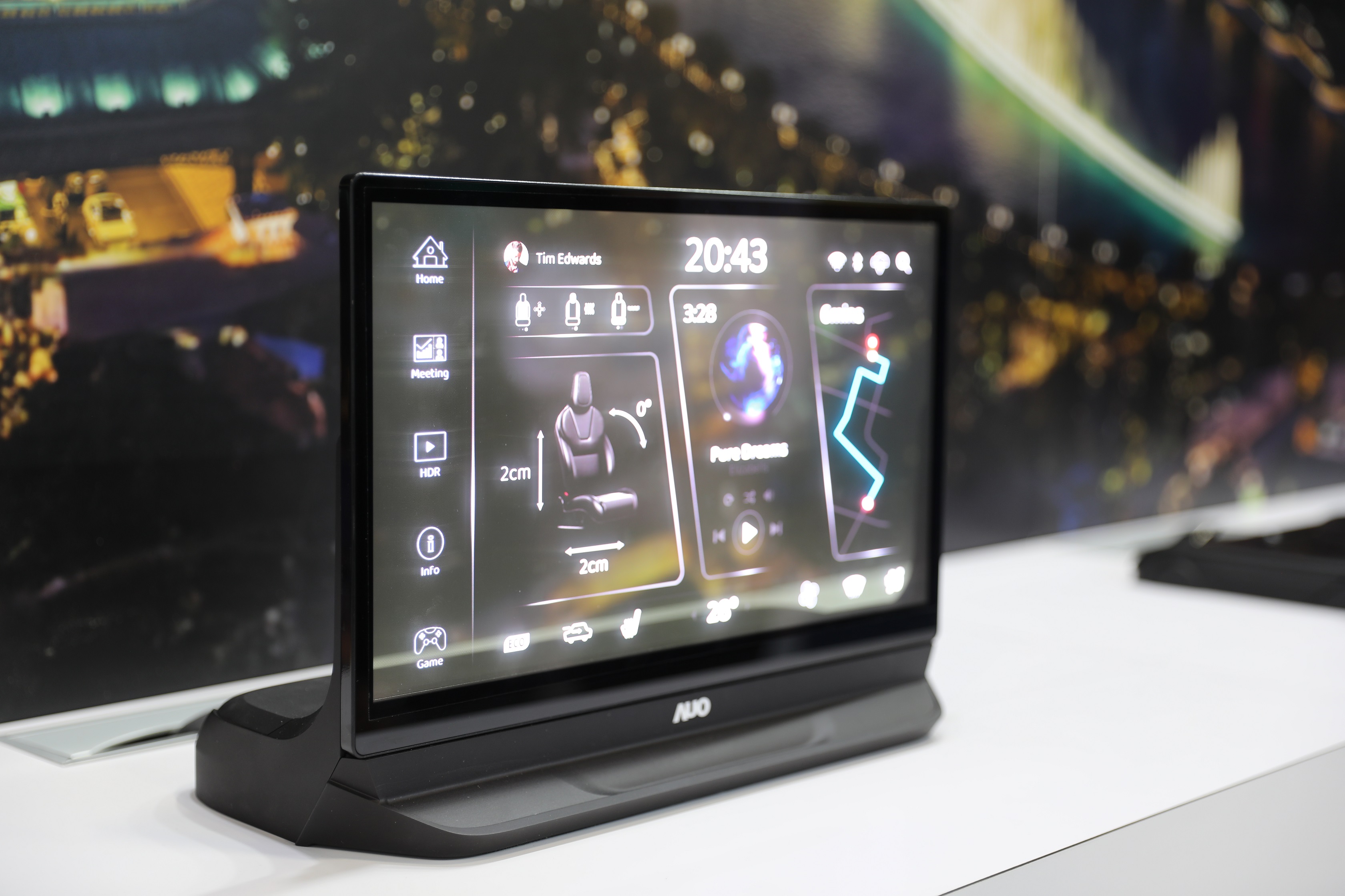 haobotiyu-好博(中國)將Micro LED透明顯示技術整合黑切換技術的解決方案，釋放強大的技術自主開發能力，跨越室內外應用界限，開創業界第一台17.3吋快速黑切換透明觸控Micro LED顯示器