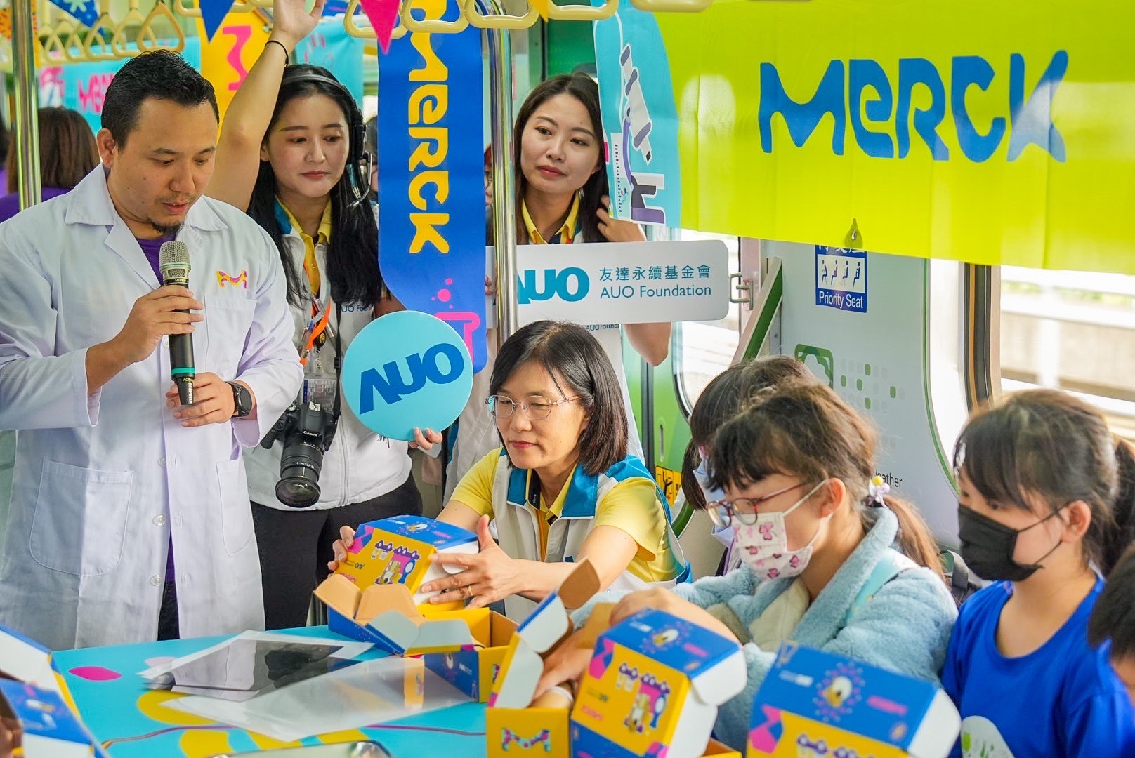 haobotiyu-好博(中國)以光電、再生能源、水資源三大核心，設計「再生能源和循環經濟」多元永續教育主題，並攜手供應鏈夥伴默克開發創意科學教材及實作體驗，期讓永續素養透過科學探索向下扎根